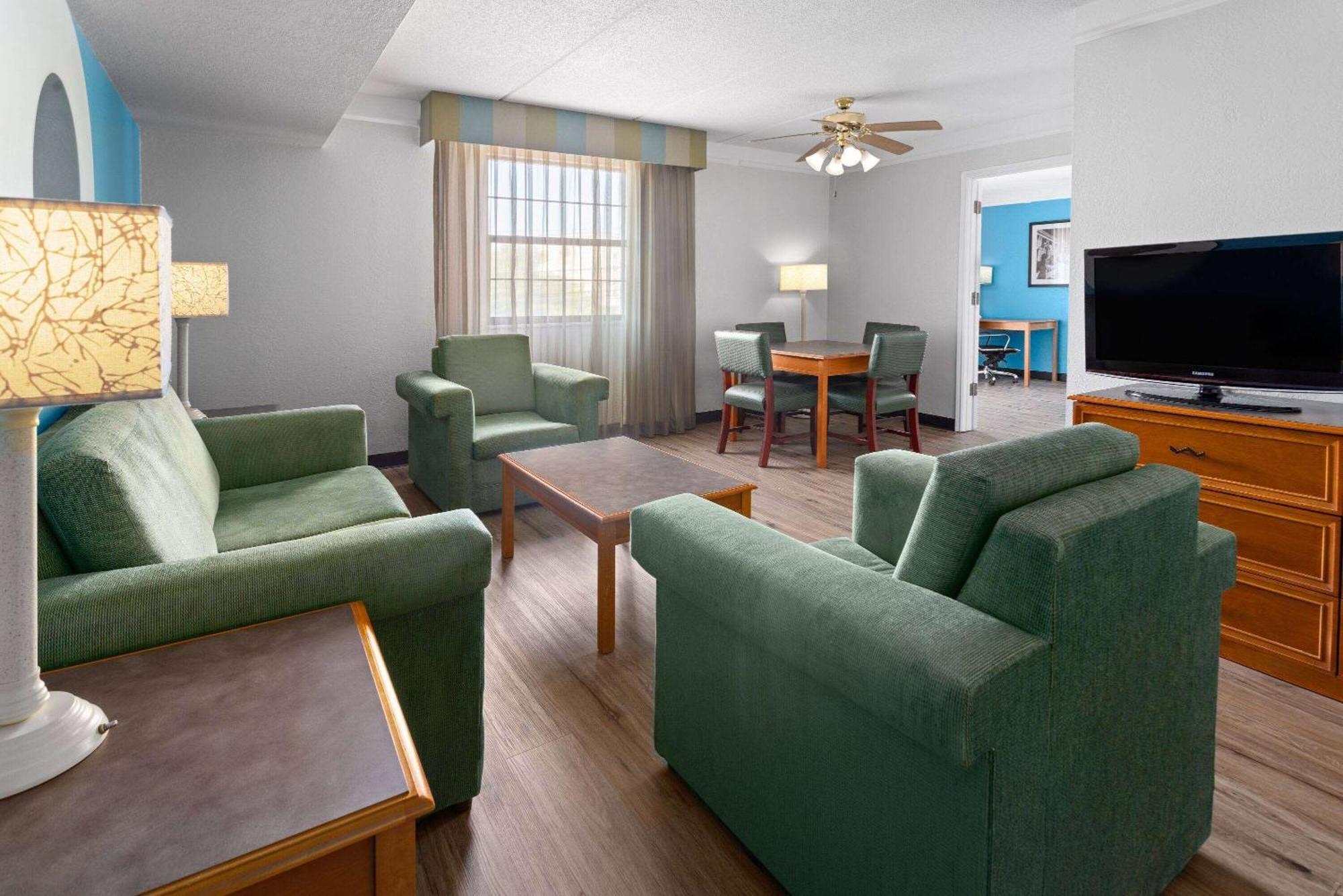 La Quinta Inn By Wyndham Pittsburgh Airport Moon Township Buitenkant foto