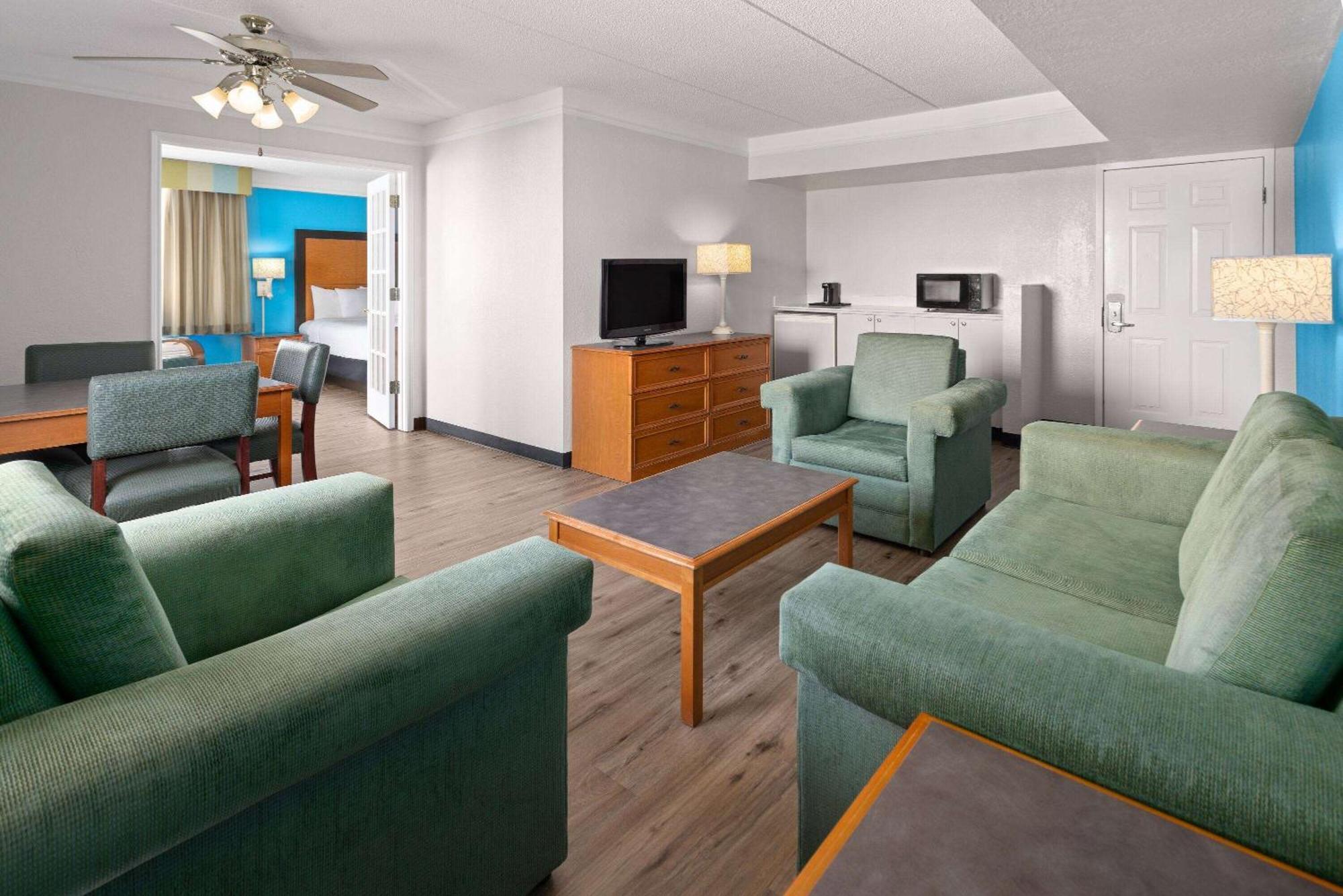 La Quinta Inn By Wyndham Pittsburgh Airport Moon Township Buitenkant foto