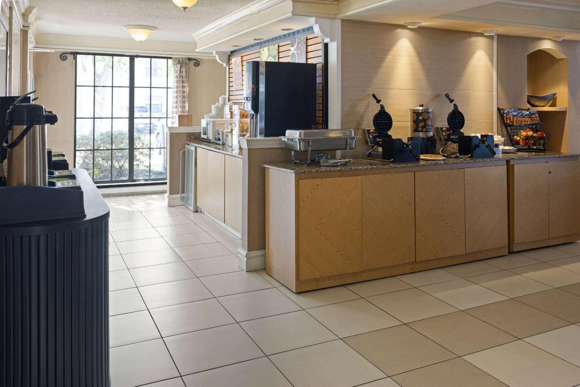 La Quinta Inn By Wyndham Pittsburgh Airport Moon Township Buitenkant foto