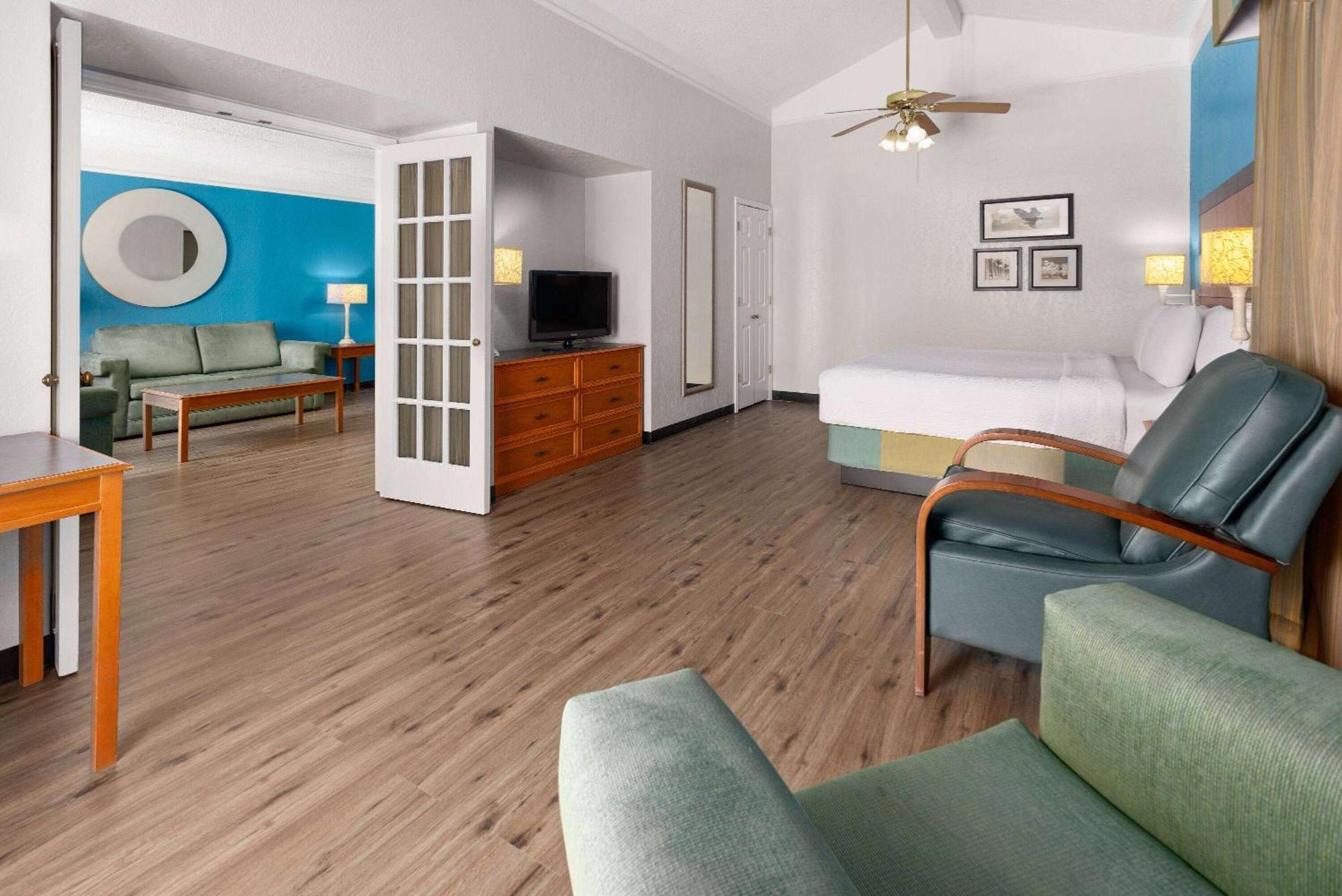 La Quinta Inn By Wyndham Pittsburgh Airport Moon Township Buitenkant foto