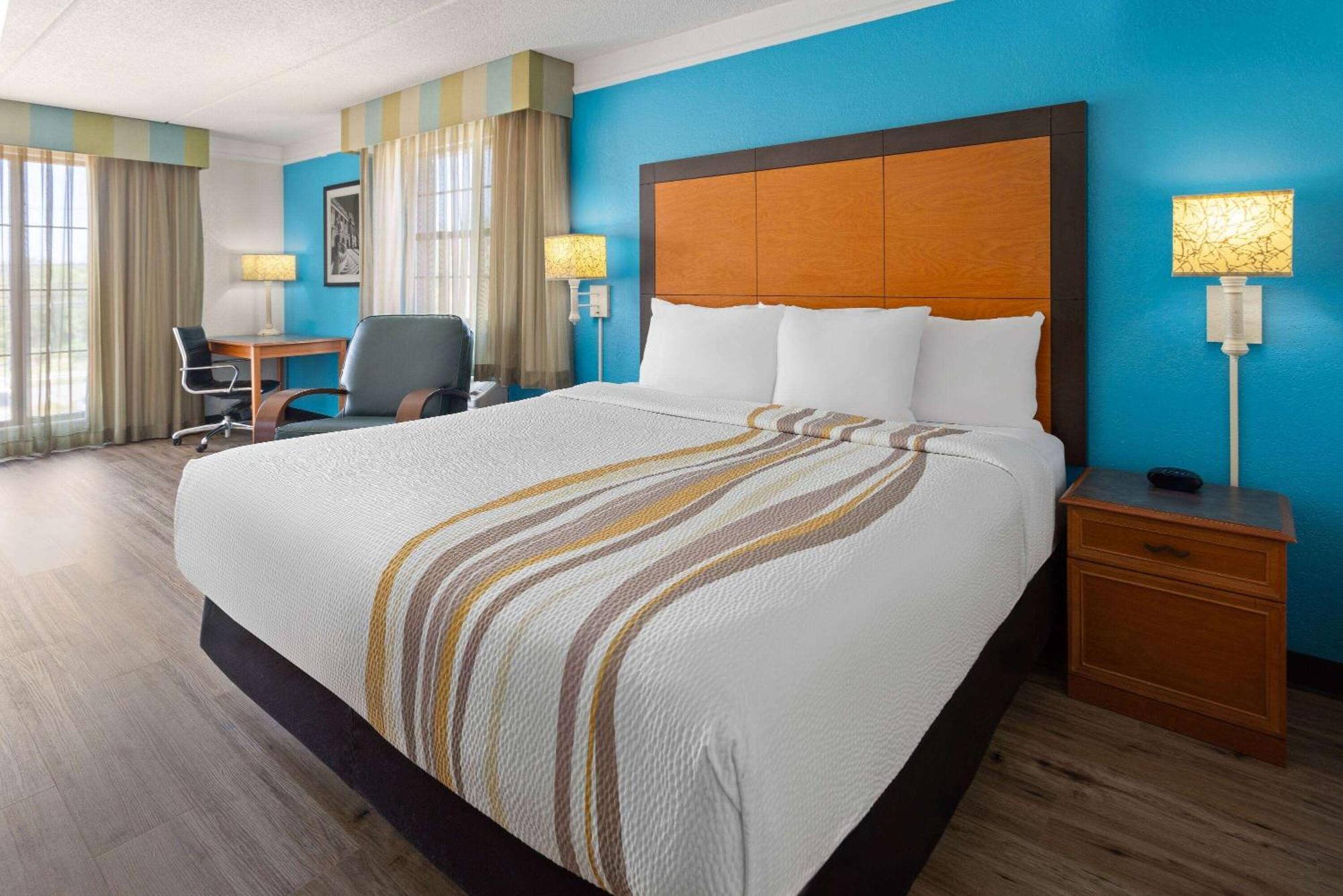 La Quinta Inn By Wyndham Pittsburgh Airport Moon Township Buitenkant foto