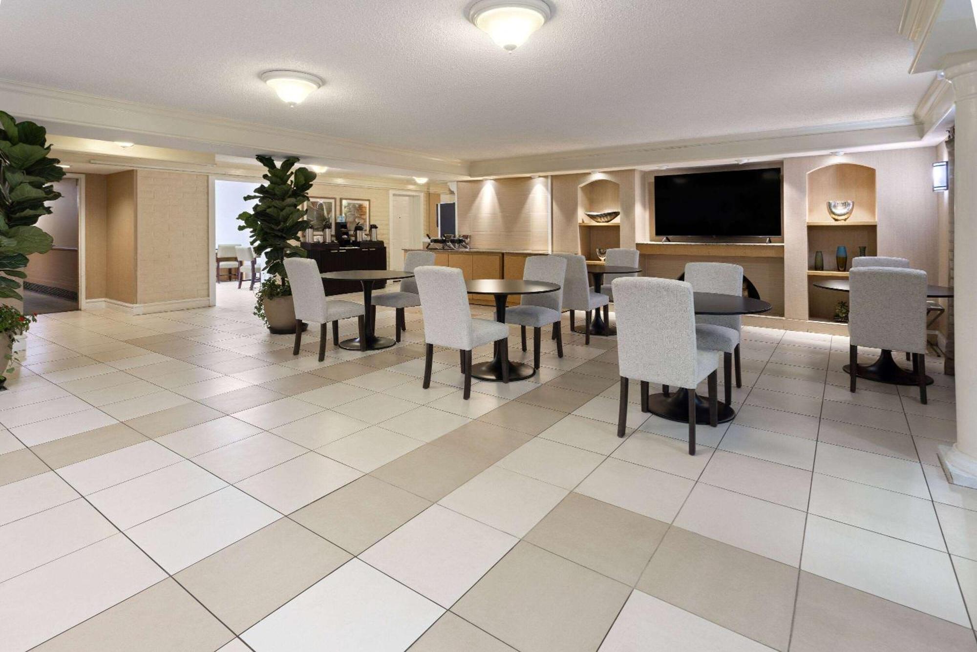 La Quinta Inn By Wyndham Pittsburgh Airport Moon Township Buitenkant foto